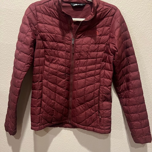 The North Face Thermoball Jacket - Picture 3 of 5